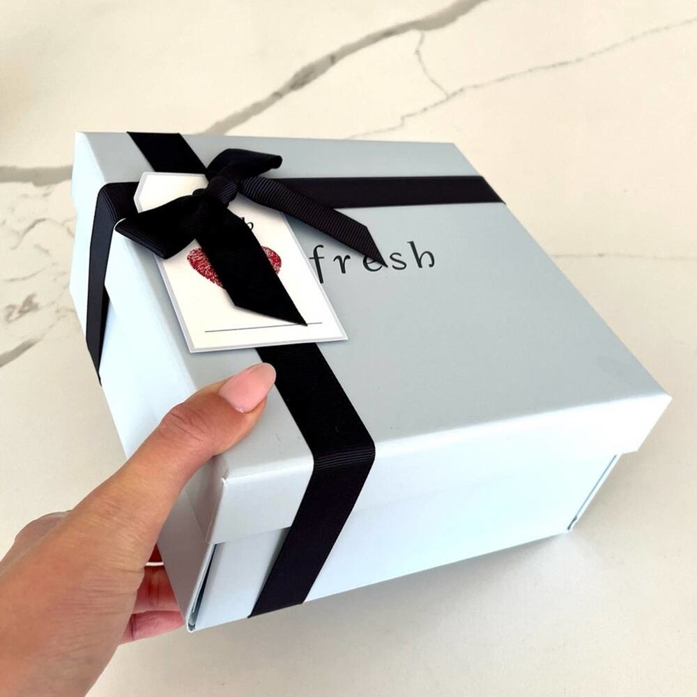 Fresh Gift Box With Ribbon - Picture 2 of 4